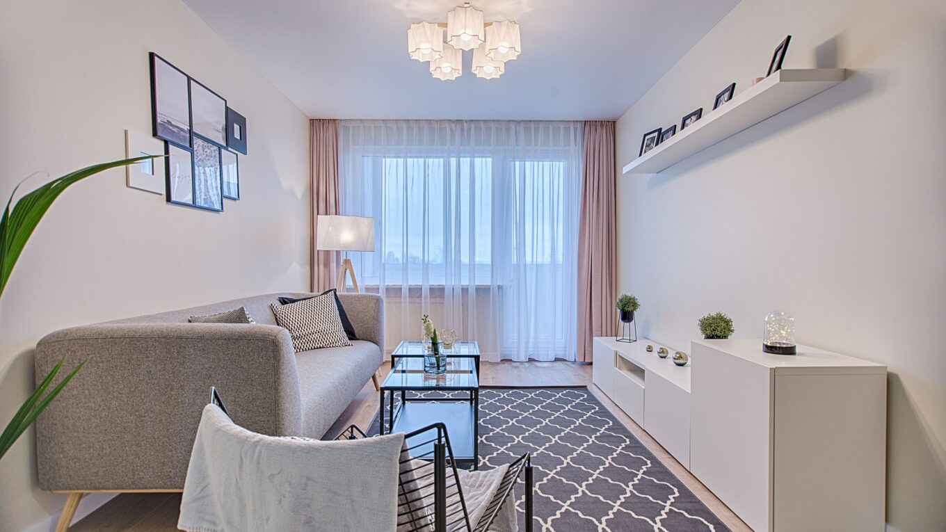 How to decorate a small house
