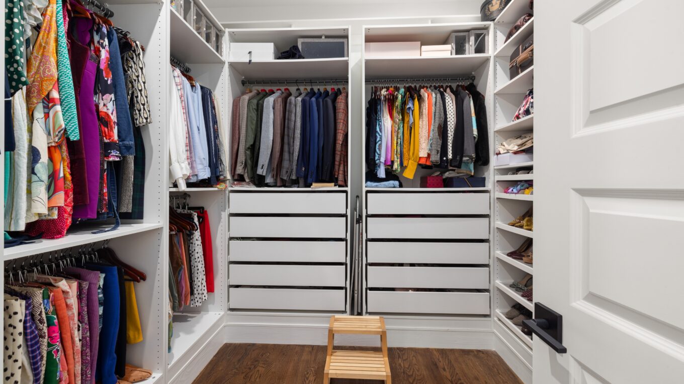 How to organize your closet and gain space